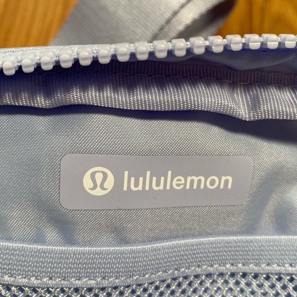 ❤️ Lululemon Extended Strap Everywhere Belt Bag EBB Pastel Blue NWT - Picture 9 of 12
